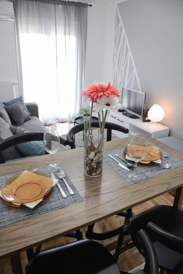 Apartment Dobraya Grey โนวีซาด ภายนอก รูปภาพ