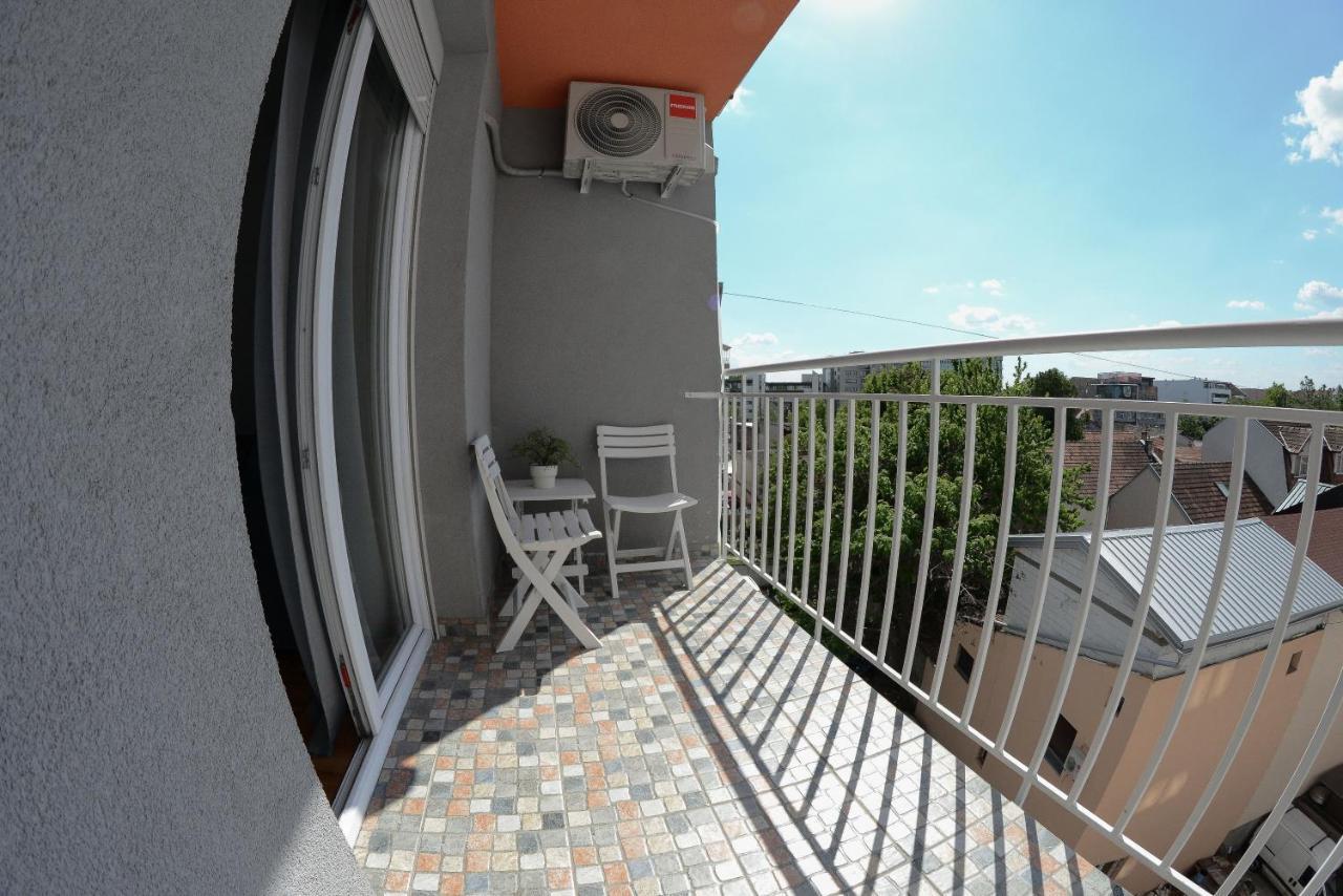 Apartment Dobraya Grey โนวีซาด ภายนอก รูปภาพ