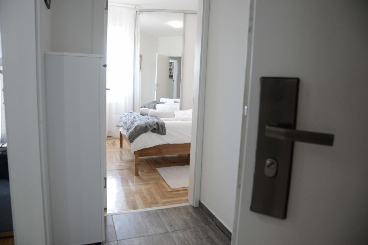 Apartment Dobraya Grey โนวีซาด ภายนอก รูปภาพ